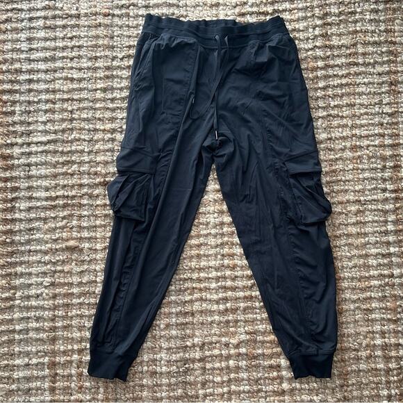 Lululemon dance studio relaxed-fit mid-rise cargo jogger in black size XL - Picture 3 of 13